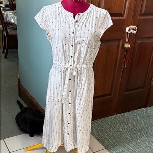 LOFT Dress MIDI Button-Front Tie-Waist  white /black /Tiny Stripe Detail
Pockets